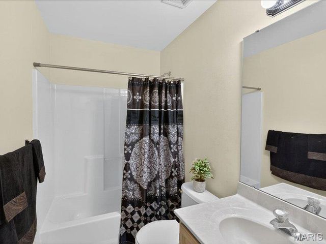 3986 Poppy Marie Lane, St Charles, MO 63304
