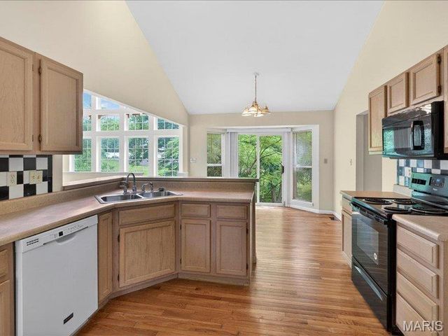 3986 Poppy Marie Lane, St Charles, MO 63304