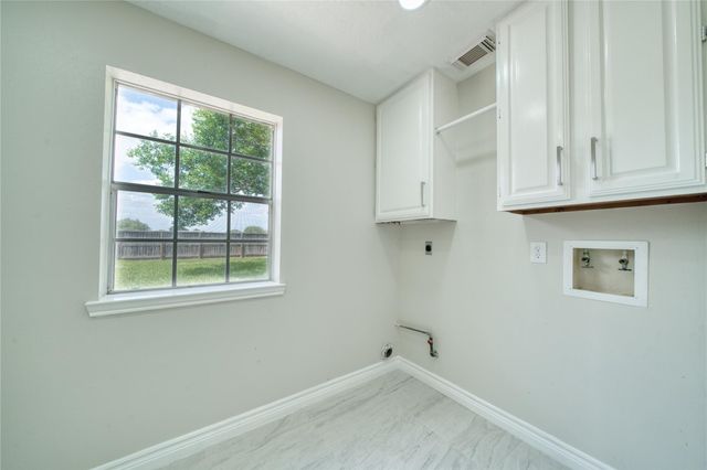 619 Green Belt Drive, Sugar Land, TX 77498
