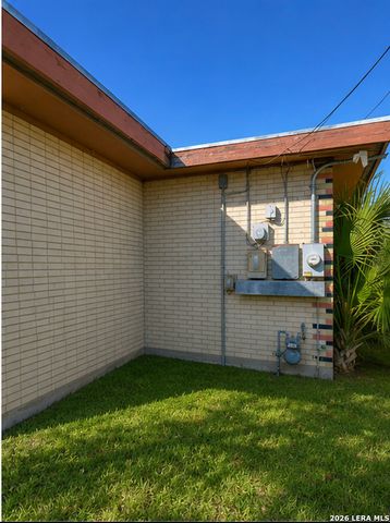 378 LAS PALMAS DR, San Antonio, TX 78237