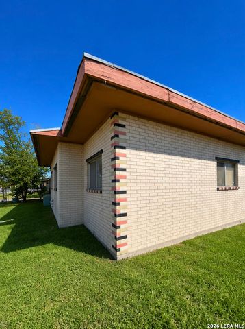 378 LAS PALMAS DR, San Antonio, TX 78237