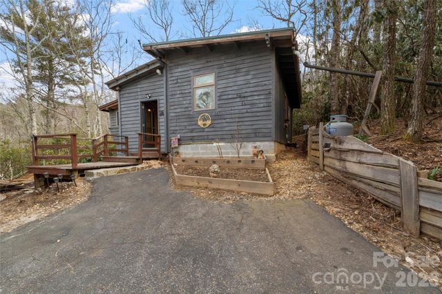 141 Overlook Drive 30, Spruce Pine, NC 28777