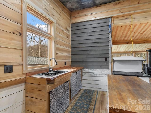 141 Overlook Drive 30, Spruce Pine, NC 28777