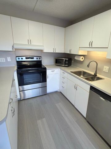 3249 Gardens East Drive C, Palm Beach Gardens, FL 33410