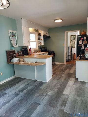 22417 Cox Rd, North Dinwiddie, VA 23803