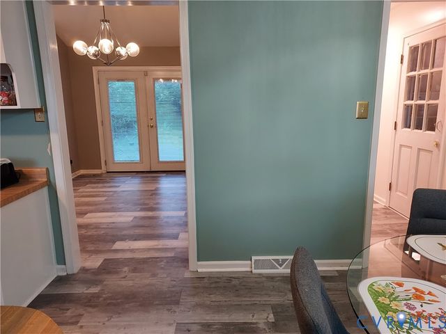 22417 Cox Rd, North Dinwiddie, VA 23803