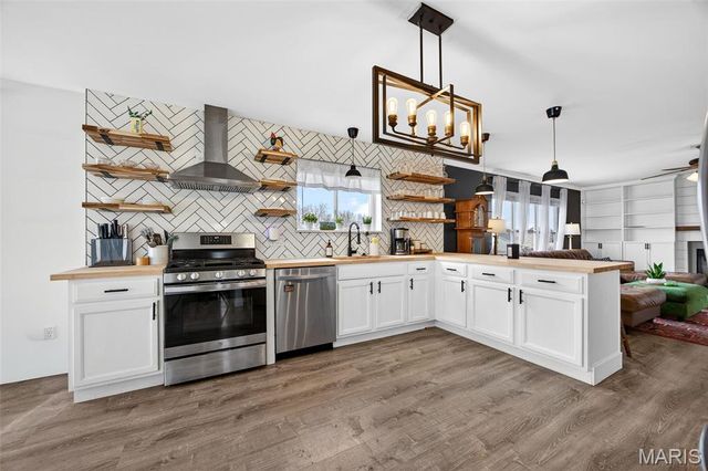 121 Majestic Lakes Boulevard, Moscow Mills, MO 63362