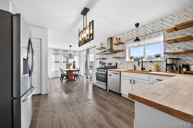 121 Majestic Lakes Boulevard, Moscow Mills, MO 63362