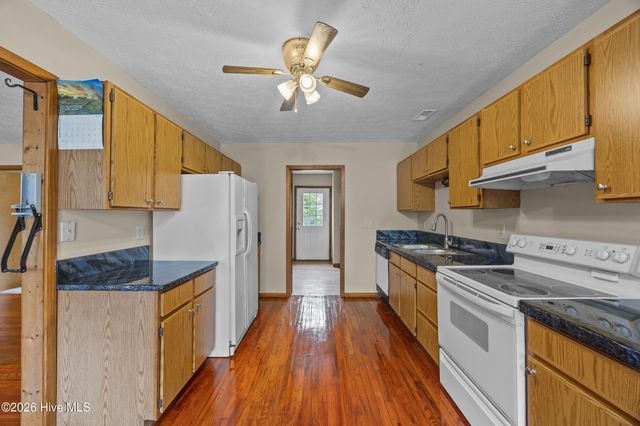 1951 E Boiling Spring Road, Southport, NC 28461