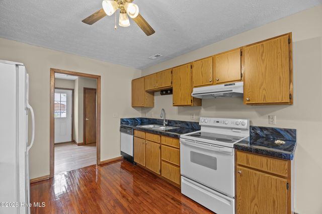1951 E Boiling Spring Road, Southport, NC 28461