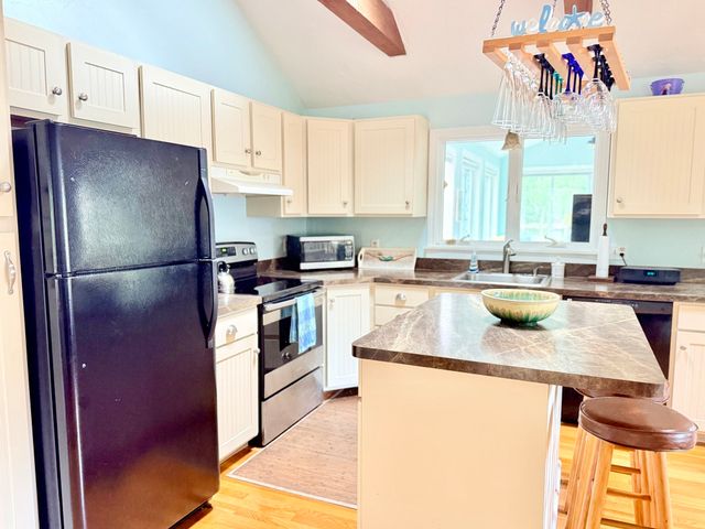220 North Main St, Yarmouth, MA 02664