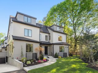 956 Walnut Street 7, Newton, MA 02461