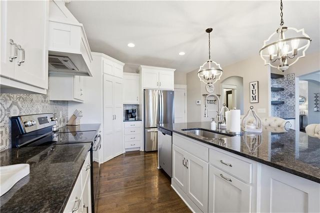 16936 W 163rd Terrace, Olathe, KS 66062