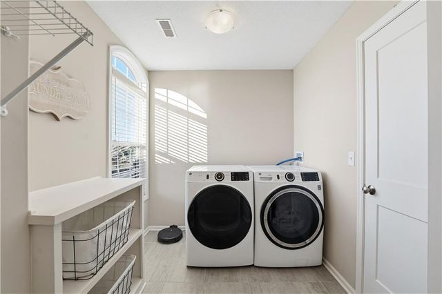 16936 W 163rd Terrace, Olathe, KS 66062