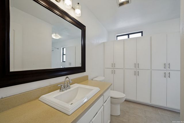 270 BRIARWOOD CIR, Bandera, TX 78003