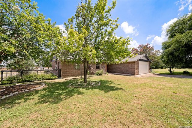 270 BRIARWOOD CIR, Bandera, TX 78003