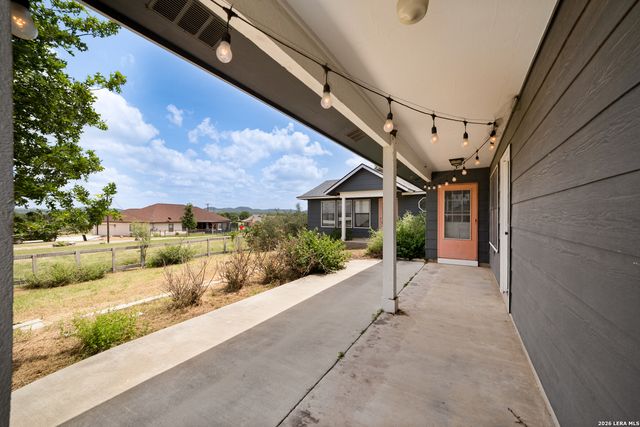 270 BRIARWOOD CIR, Bandera, TX 78003
