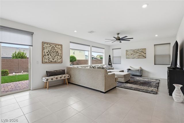 6934 Boulder View Street, North Las Vegas, NV 89084