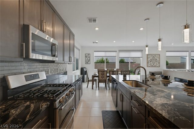 6934 Boulder View Street, North Las Vegas, NV 89084