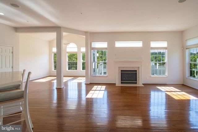 6708 STREAM VIEW LN, Warrenton, VA 20187