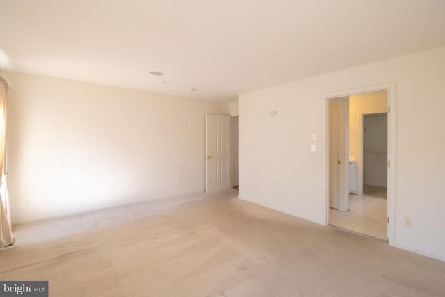 6708 STREAM VIEW LN, Warrenton, VA 20187