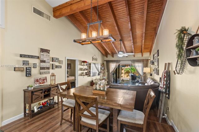 10301 Laurel Ct, Pembroke Pines, FL 33026