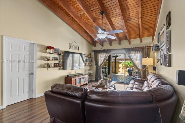 10301 Laurel Ct, Pembroke Pines, FL 33026