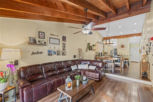 10301 Laurel Ct, Pembroke Pines, FL 33026