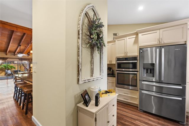 10301 Laurel Ct, Pembroke Pines, FL 33026