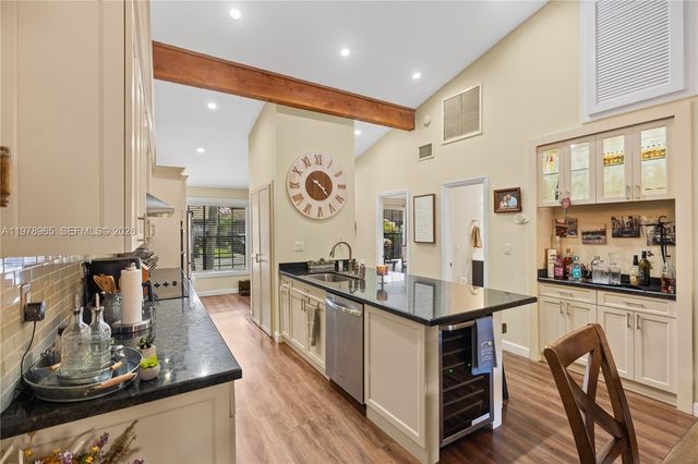 10301 Laurel Ct, Pembroke Pines, FL 33026