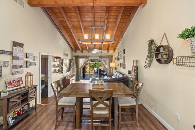 10301 Laurel Ct, Pembroke Pines, FL 33026