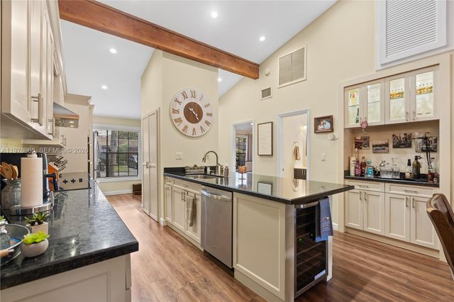 10301 Laurel Ct, Pembroke Pines, FL 33026