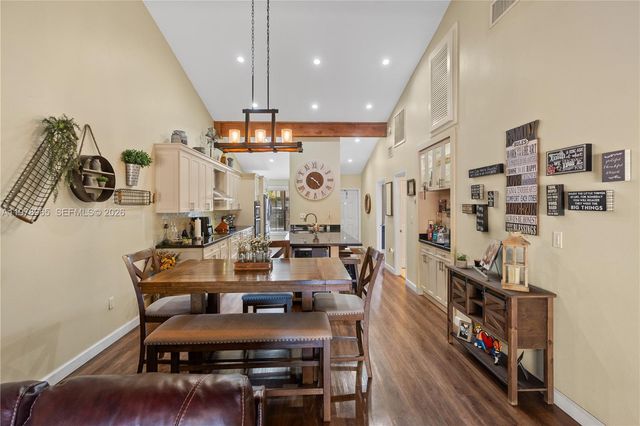 10301 Laurel Ct, Pembroke Pines, FL 33026