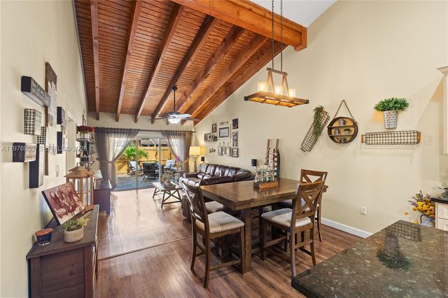 10301 Laurel Ct, Pembroke Pines, FL 33026