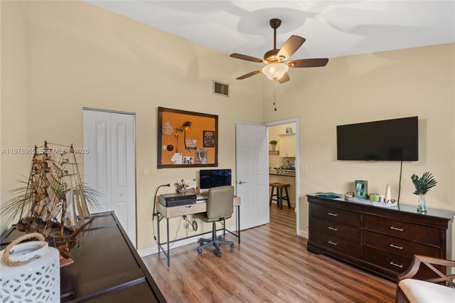 10301 Laurel Ct, Pembroke Pines, FL 33026