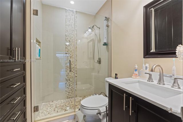 10301 Laurel Ct, Pembroke Pines, FL 33026