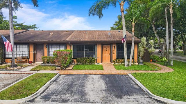 10301 Laurel Ct, Pembroke Pines, FL 33026
