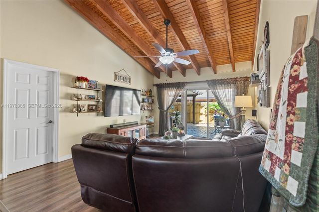 10301 Laurel Ct, Pembroke Pines, FL 33026