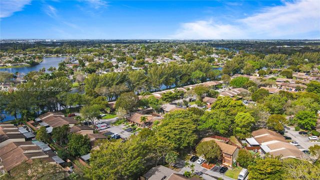 10301 Laurel Ct, Pembroke Pines, FL 33026