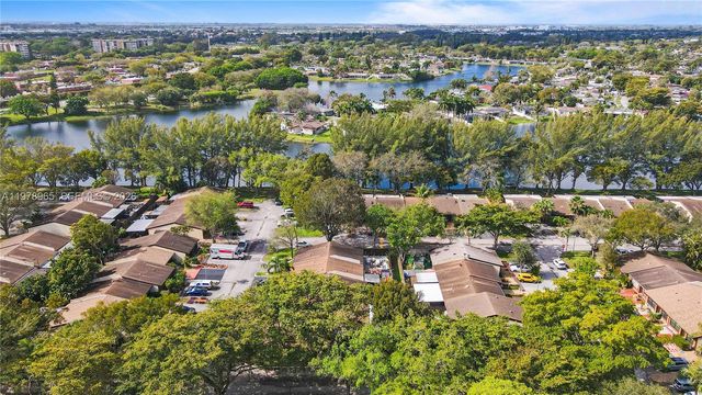 10301 Laurel Ct, Pembroke Pines, FL 33026