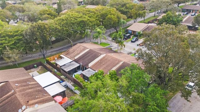 10301 Laurel Ct, Pembroke Pines, FL 33026