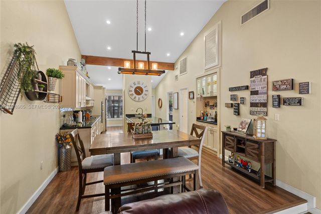 10301 Laurel Ct, Pembroke Pines, FL 33026