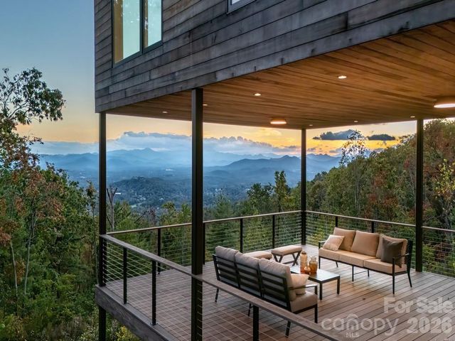 641 Elk Mountain Scenic Highway, Asheville, NC 28804