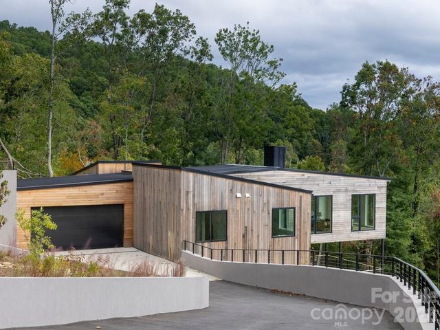 641 Elk Mountain Scenic Highway, Asheville, NC 28804