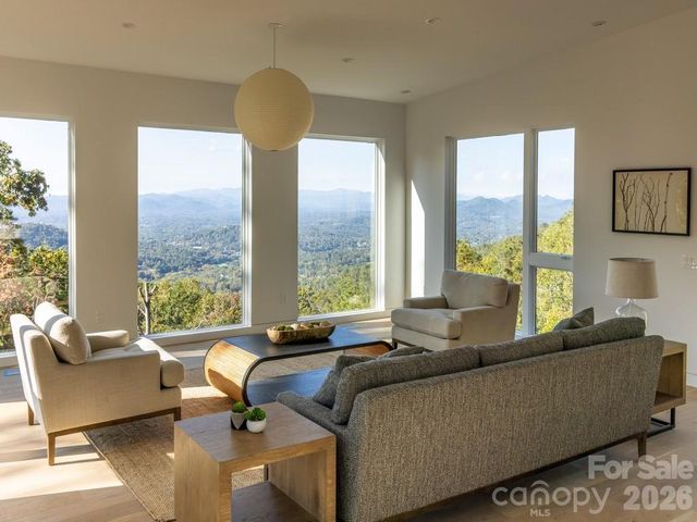 641 Elk Mountain Scenic Highway, Asheville, NC 28804