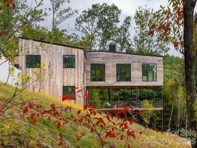 641 Elk Mountain Scenic Highway, Asheville, NC 28804