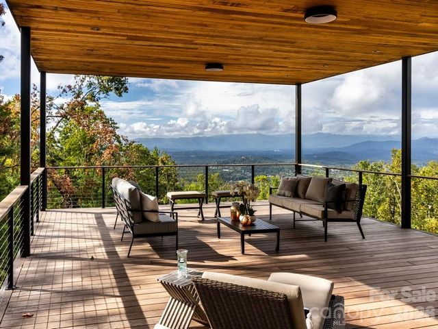 641 Elk Mountain Scenic Highway, Asheville, NC 28804