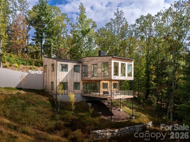 641 Elk Mountain Scenic Highway, Asheville, NC 28804