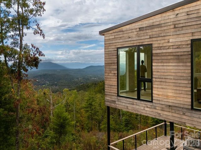 641 Elk Mountain Scenic Highway, Asheville, NC 28804