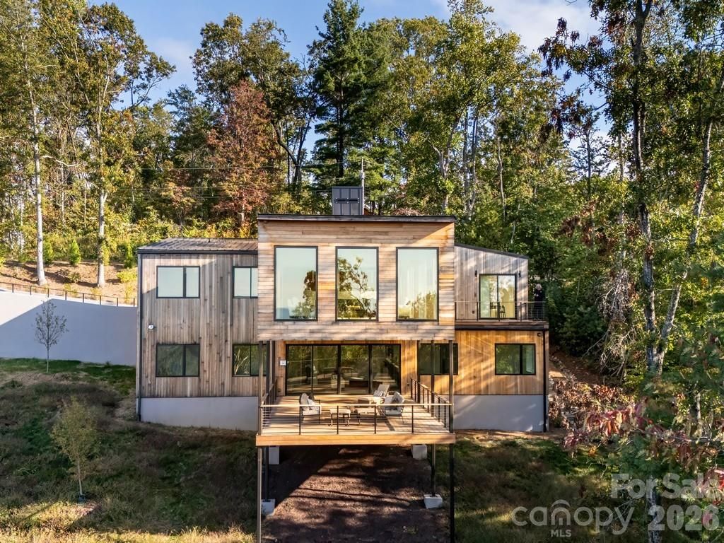 641 Elk Mountain Scenic Highway, Asheville, NC 28804